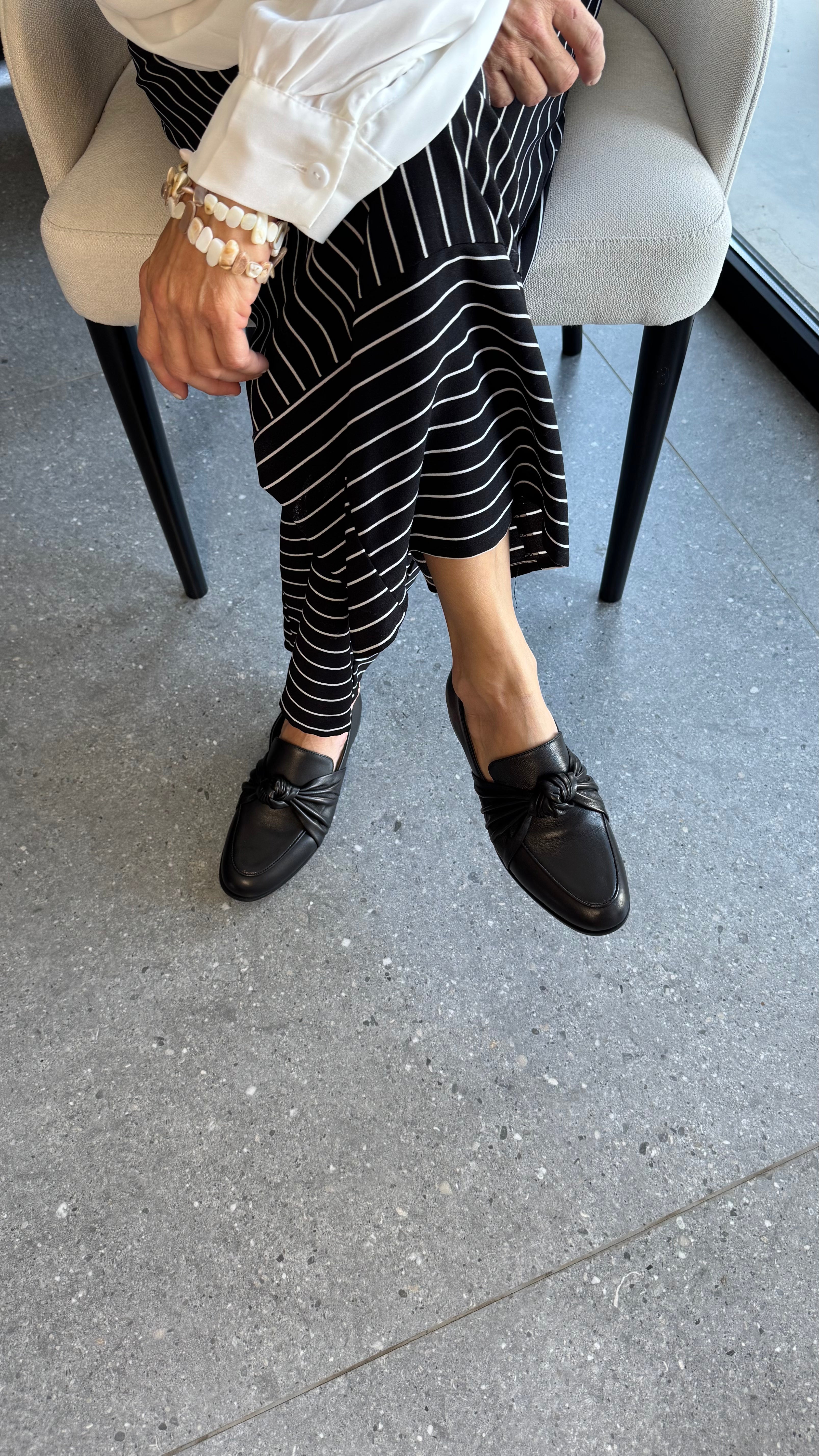 Néaude Sleek Loafers